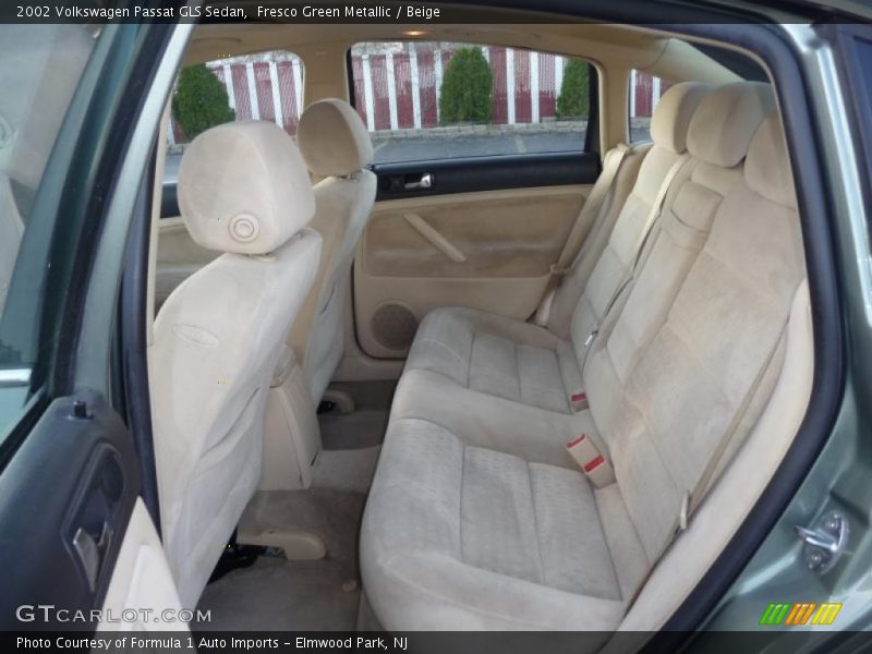 Fresco Green Metallic / Beige 2002 Volkswagen Passat GLS Sedan