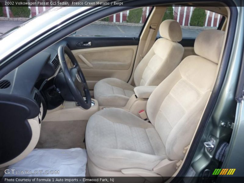 Fresco Green Metallic / Beige 2002 Volkswagen Passat GLS Sedan