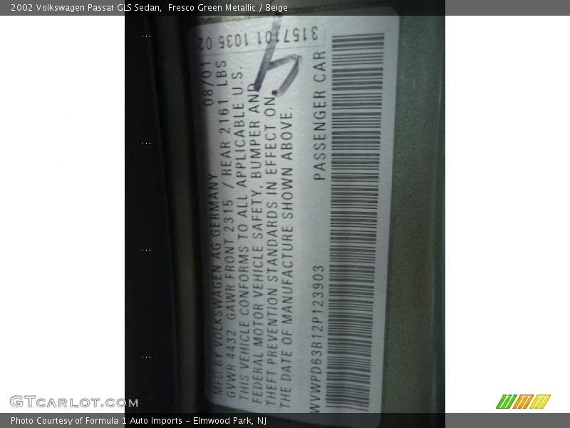 Fresco Green Metallic / Beige 2002 Volkswagen Passat GLS Sedan