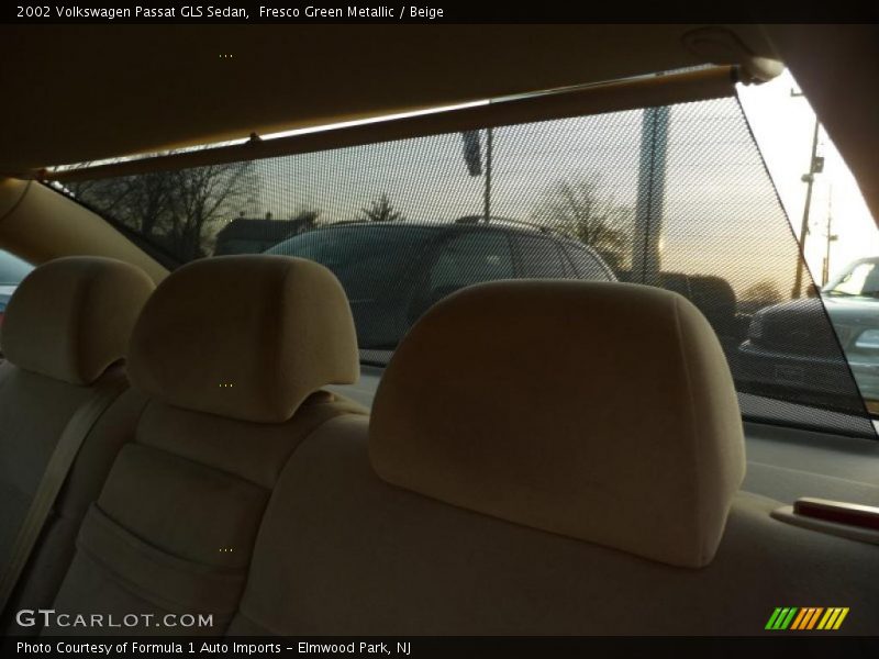 Fresco Green Metallic / Beige 2002 Volkswagen Passat GLS Sedan