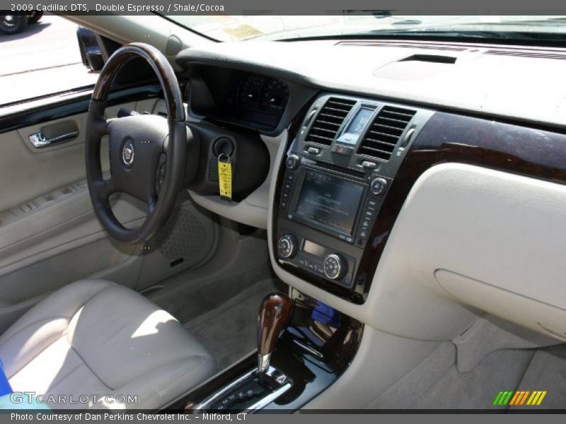 Double Espresso / Shale/Cocoa 2009 Cadillac DTS