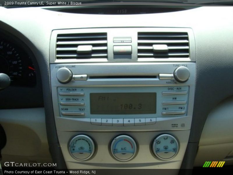 Super White / Bisque 2009 Toyota Camry LE