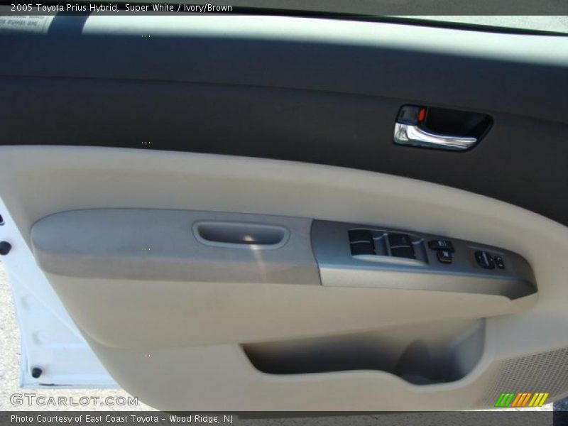 Super White / Ivory/Brown 2005 Toyota Prius Hybrid