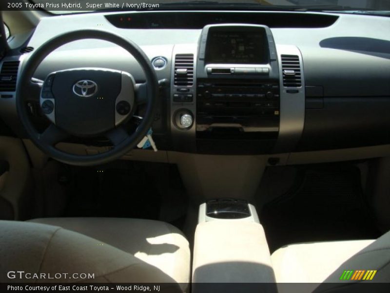 Super White / Ivory/Brown 2005 Toyota Prius Hybrid