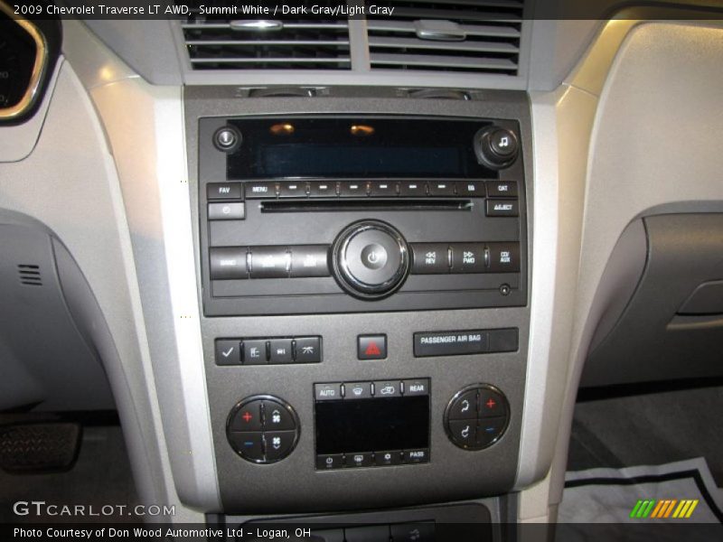 Summit White / Dark Gray/Light Gray 2009 Chevrolet Traverse LT AWD