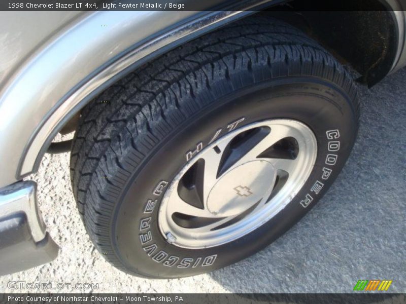 Light Pewter Metallic / Beige 1998 Chevrolet Blazer LT 4x4