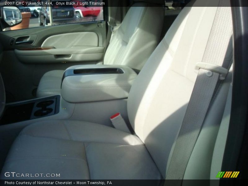 Onyx Black / Light Titanium 2007 GMC Yukon SLT 4x4