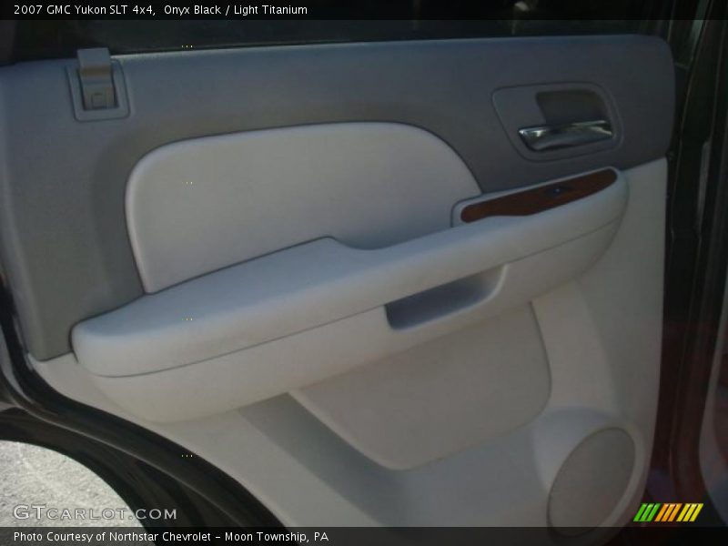 Onyx Black / Light Titanium 2007 GMC Yukon SLT 4x4
