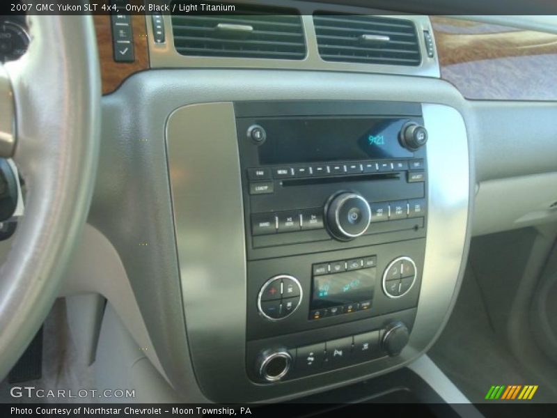 Onyx Black / Light Titanium 2007 GMC Yukon SLT 4x4