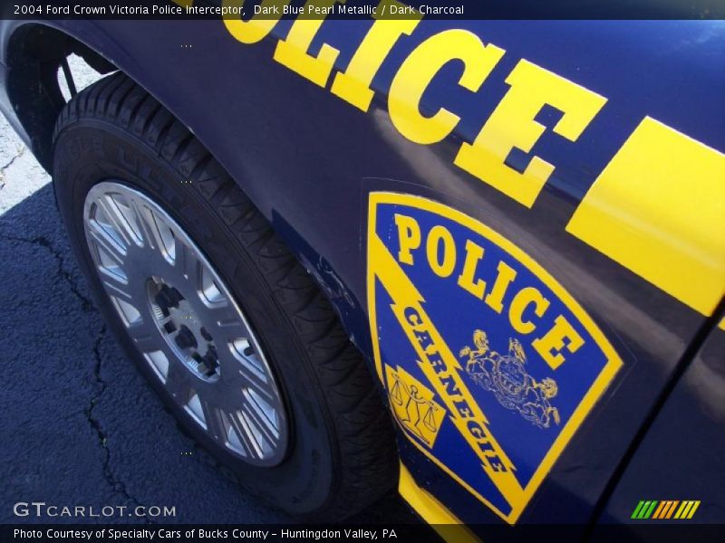 Dark Blue Pearl Metallic / Dark Charcoal 2004 Ford Crown Victoria Police Interceptor
