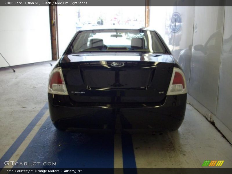 Black / Medium Light Stone 2006 Ford Fusion SE