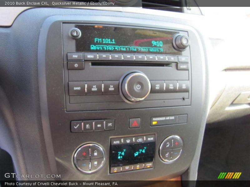 Quicksilver Metallic / Ebony/Ebony 2010 Buick Enclave CXL