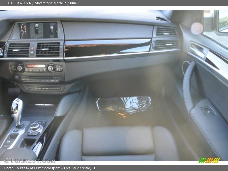 Silverstone Metallic / Black 2010 BMW X6 M
