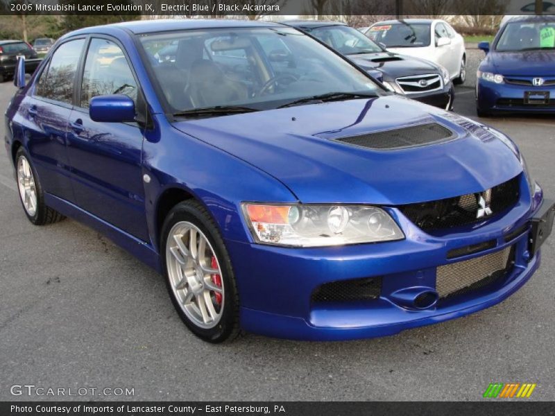 Front 3/4 View of 2006 Lancer Evolution IX