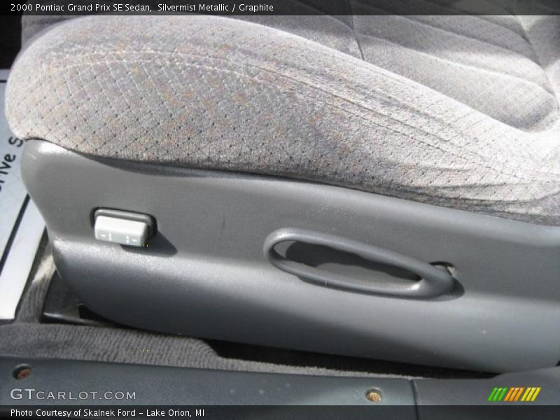 Silvermist Metallic / Graphite 2000 Pontiac Grand Prix SE Sedan