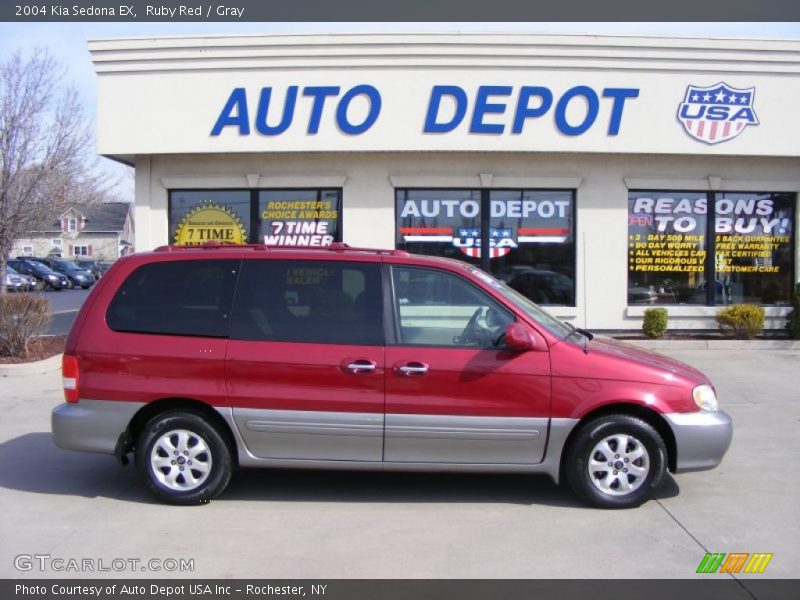 Ruby Red / Gray 2004 Kia Sedona EX