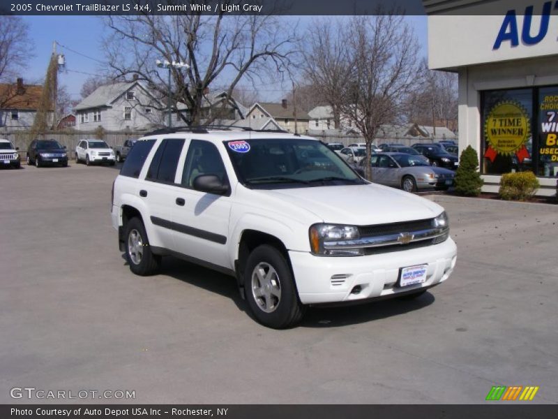 Summit White / Light Gray 2005 Chevrolet TrailBlazer LS 4x4