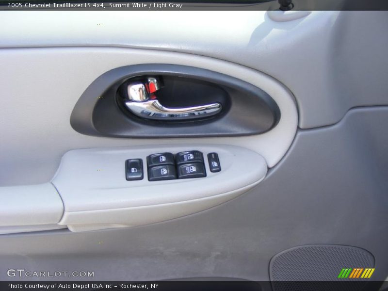 Summit White / Light Gray 2005 Chevrolet TrailBlazer LS 4x4