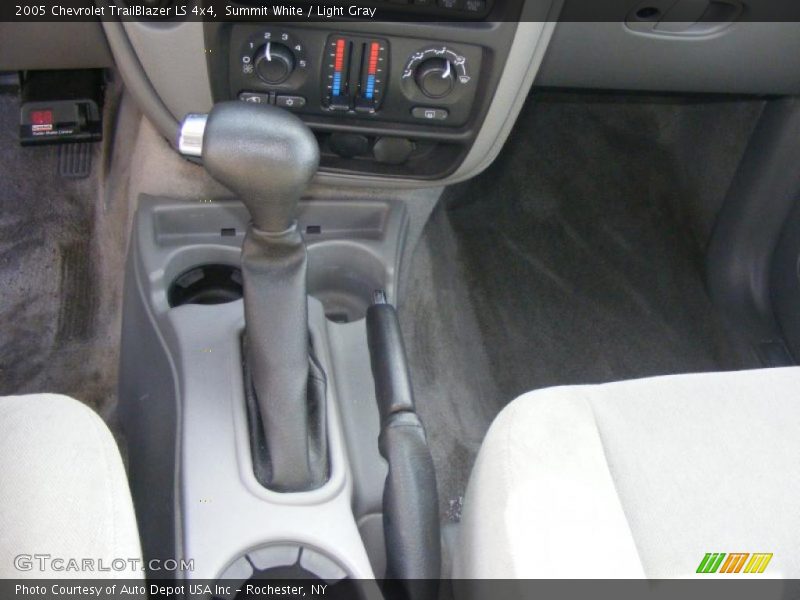 Summit White / Light Gray 2005 Chevrolet TrailBlazer LS 4x4