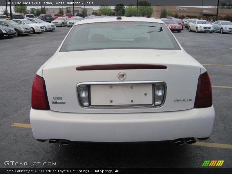 White Diamond / Shale 2004 Cadillac DeVille Sedan