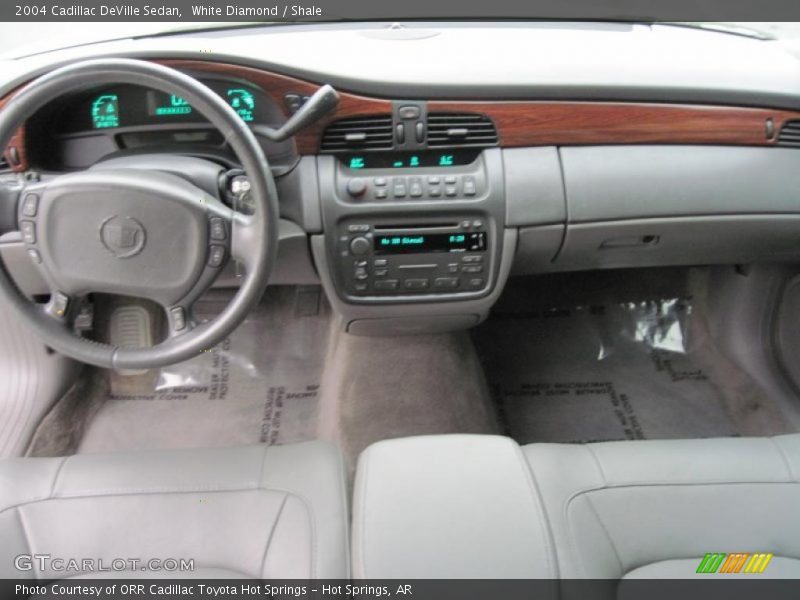 White Diamond / Shale 2004 Cadillac DeVille Sedan