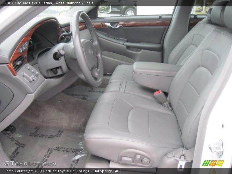 White Diamond / Shale 2004 Cadillac DeVille Sedan