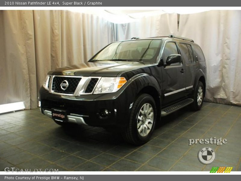 Super Black / Graphite 2010 Nissan Pathfinder LE 4x4