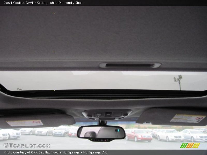 White Diamond / Shale 2004 Cadillac DeVille Sedan