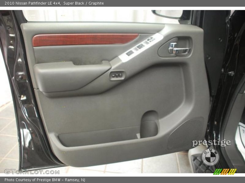 Super Black / Graphite 2010 Nissan Pathfinder LE 4x4
