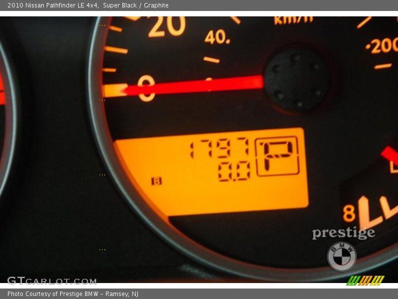 Super Black / Graphite 2010 Nissan Pathfinder LE 4x4