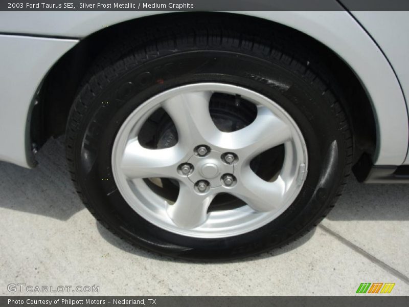 Silver Frost Metallic / Medium Graphite 2003 Ford Taurus SES