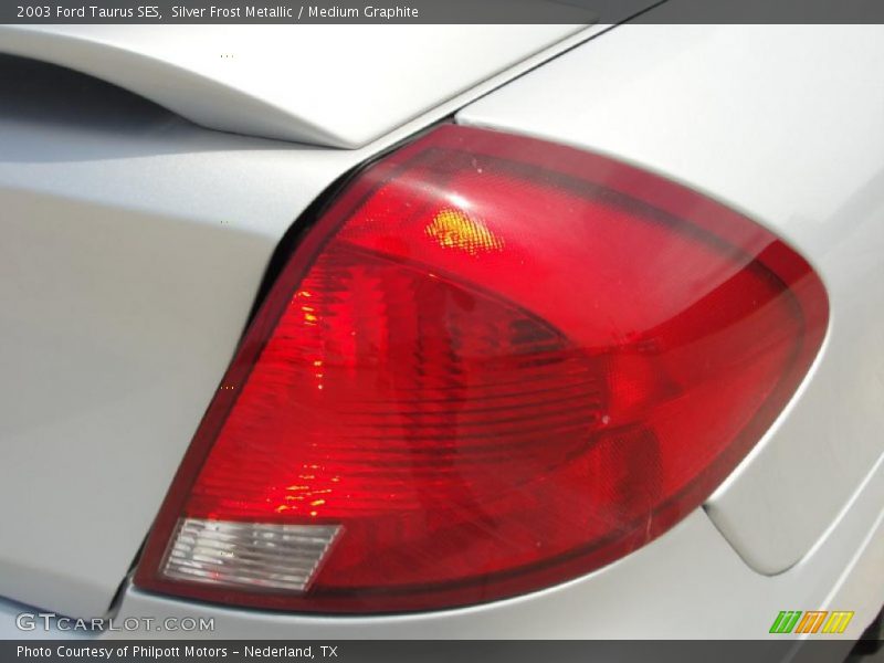 Silver Frost Metallic / Medium Graphite 2003 Ford Taurus SES