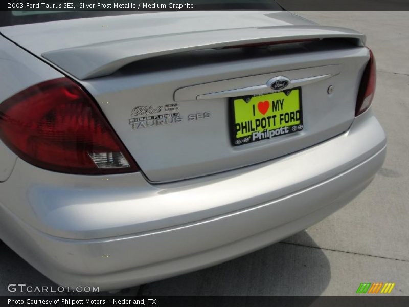 Silver Frost Metallic / Medium Graphite 2003 Ford Taurus SES