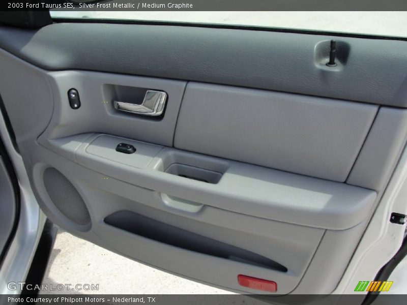 Silver Frost Metallic / Medium Graphite 2003 Ford Taurus SES