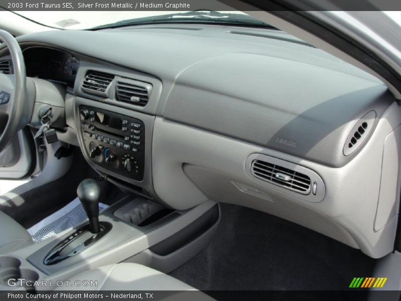 Silver Frost Metallic / Medium Graphite 2003 Ford Taurus SES