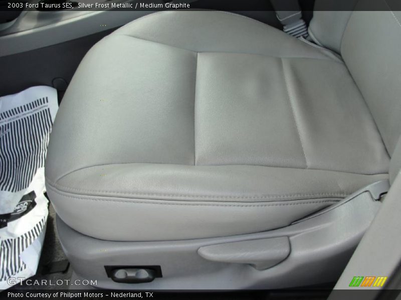 Silver Frost Metallic / Medium Graphite 2003 Ford Taurus SES