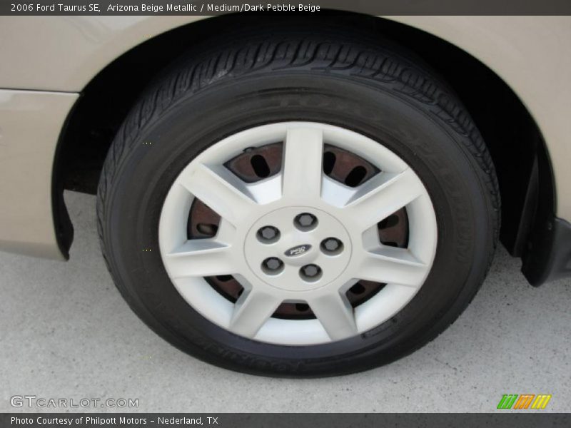Arizona Beige Metallic / Medium/Dark Pebble Beige 2006 Ford Taurus SE