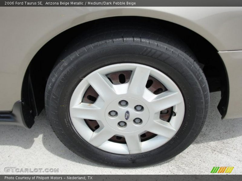 Arizona Beige Metallic / Medium/Dark Pebble Beige 2006 Ford Taurus SE