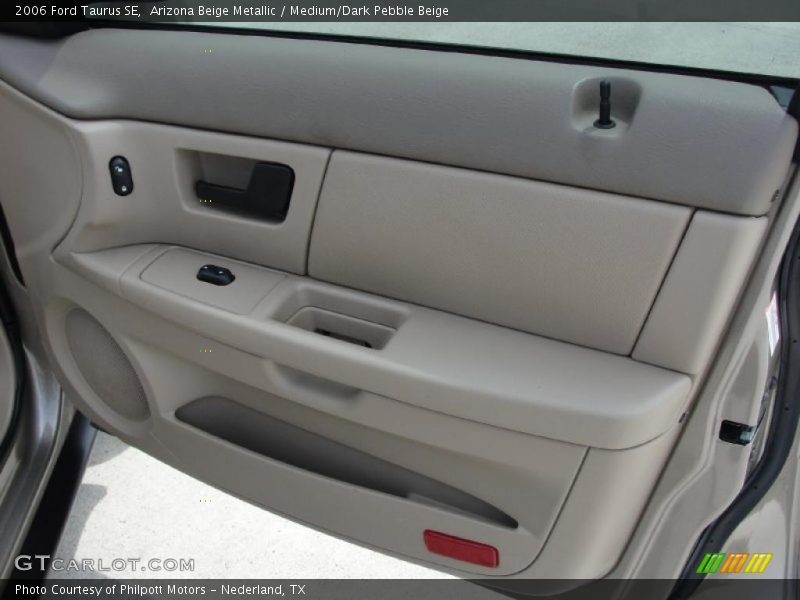 Arizona Beige Metallic / Medium/Dark Pebble Beige 2006 Ford Taurus SE
