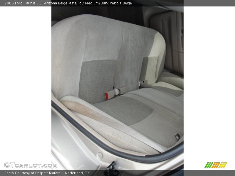 Arizona Beige Metallic / Medium/Dark Pebble Beige 2006 Ford Taurus SE