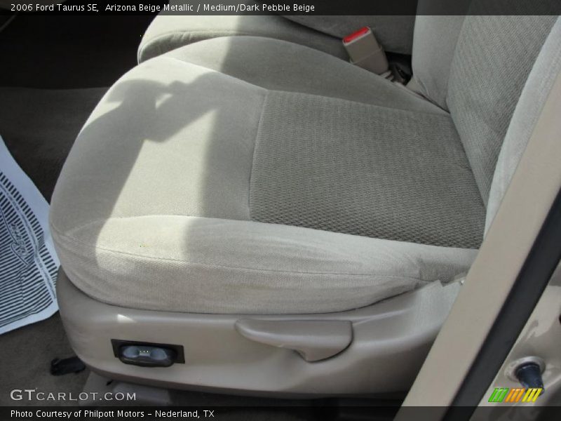 Arizona Beige Metallic / Medium/Dark Pebble Beige 2006 Ford Taurus SE