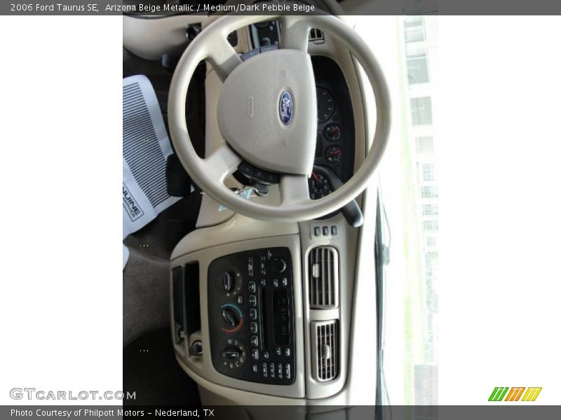 Arizona Beige Metallic / Medium/Dark Pebble Beige 2006 Ford Taurus SE