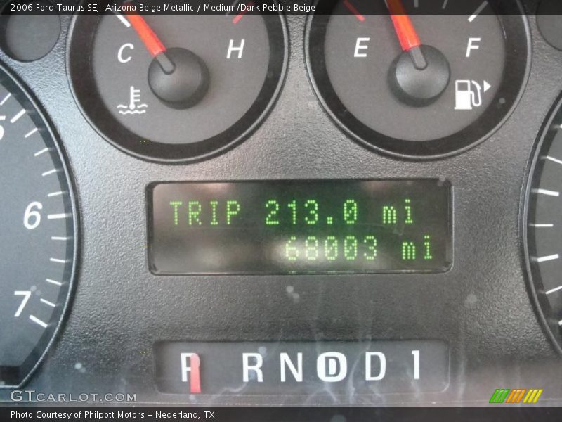 Arizona Beige Metallic / Medium/Dark Pebble Beige 2006 Ford Taurus SE