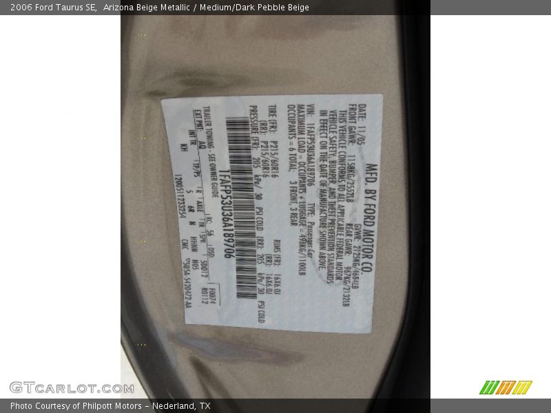 Arizona Beige Metallic / Medium/Dark Pebble Beige 2006 Ford Taurus SE