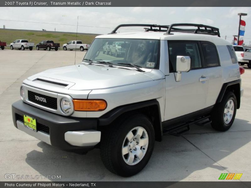 Titanium Metallic / Dark Charcoal 2007 Toyota FJ Cruiser