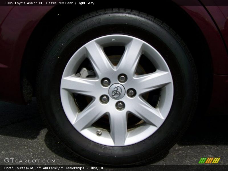 Cassis Red Pearl / Light Gray 2009 Toyota Avalon XL