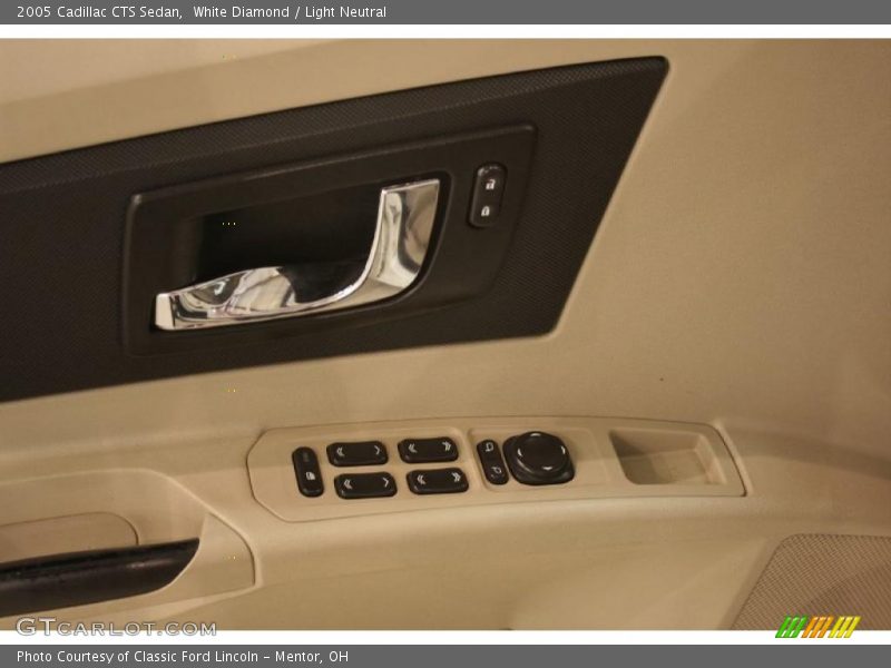 White Diamond / Light Neutral 2005 Cadillac CTS Sedan