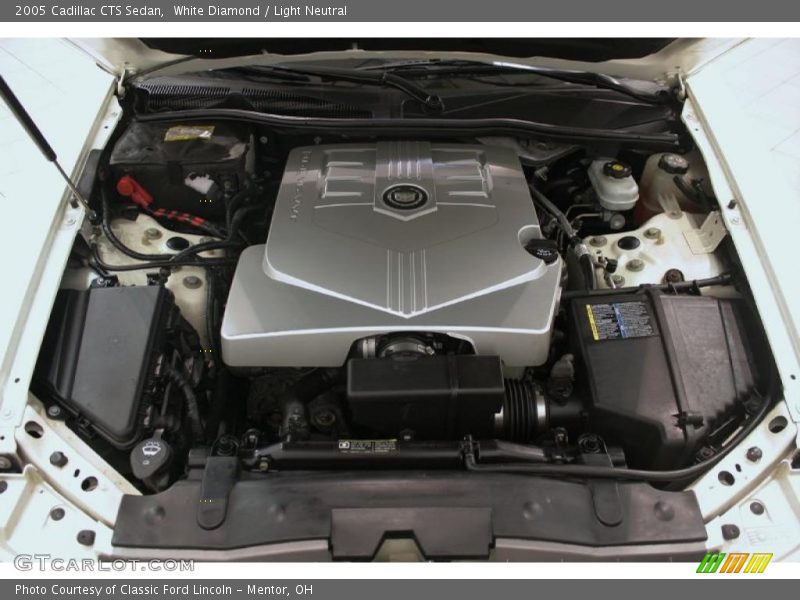 White Diamond / Light Neutral 2005 Cadillac CTS Sedan