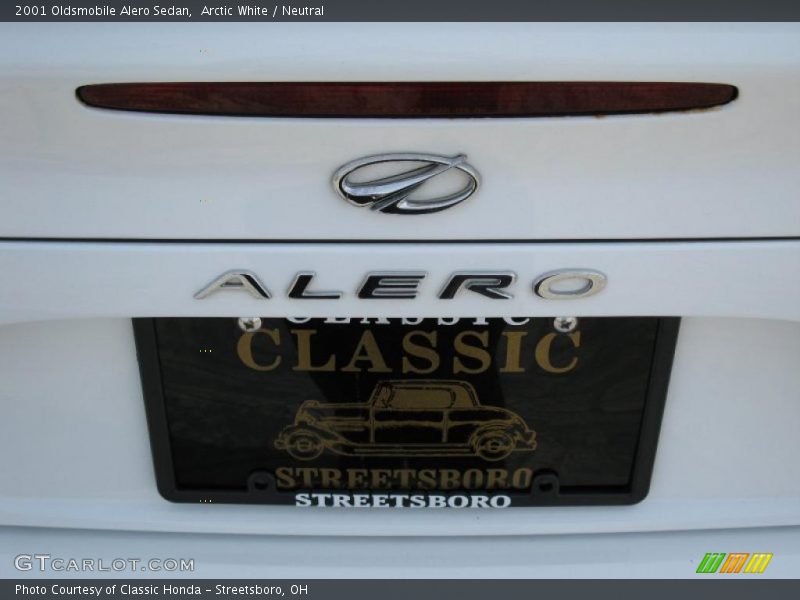 Arctic White / Neutral 2001 Oldsmobile Alero Sedan