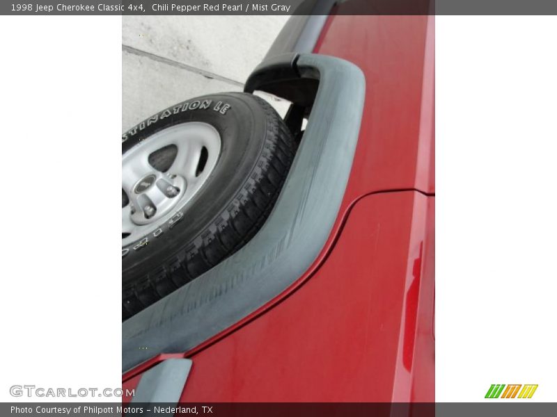 Chili Pepper Red Pearl / Mist Gray 1998 Jeep Cherokee Classic 4x4